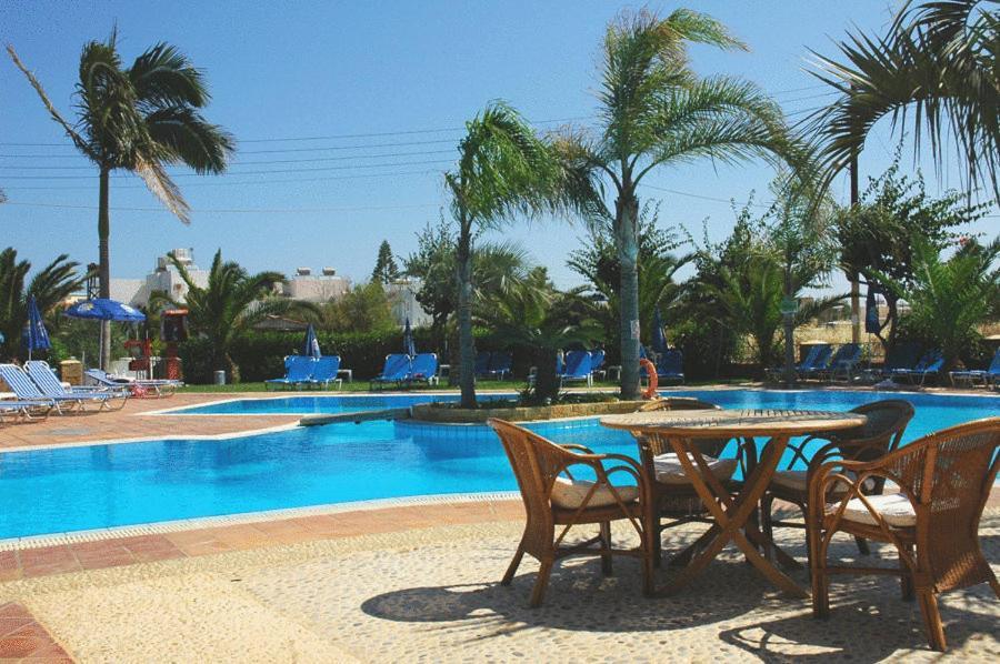 Parthenis Hotel & Suites Малія Екстер'єр фото